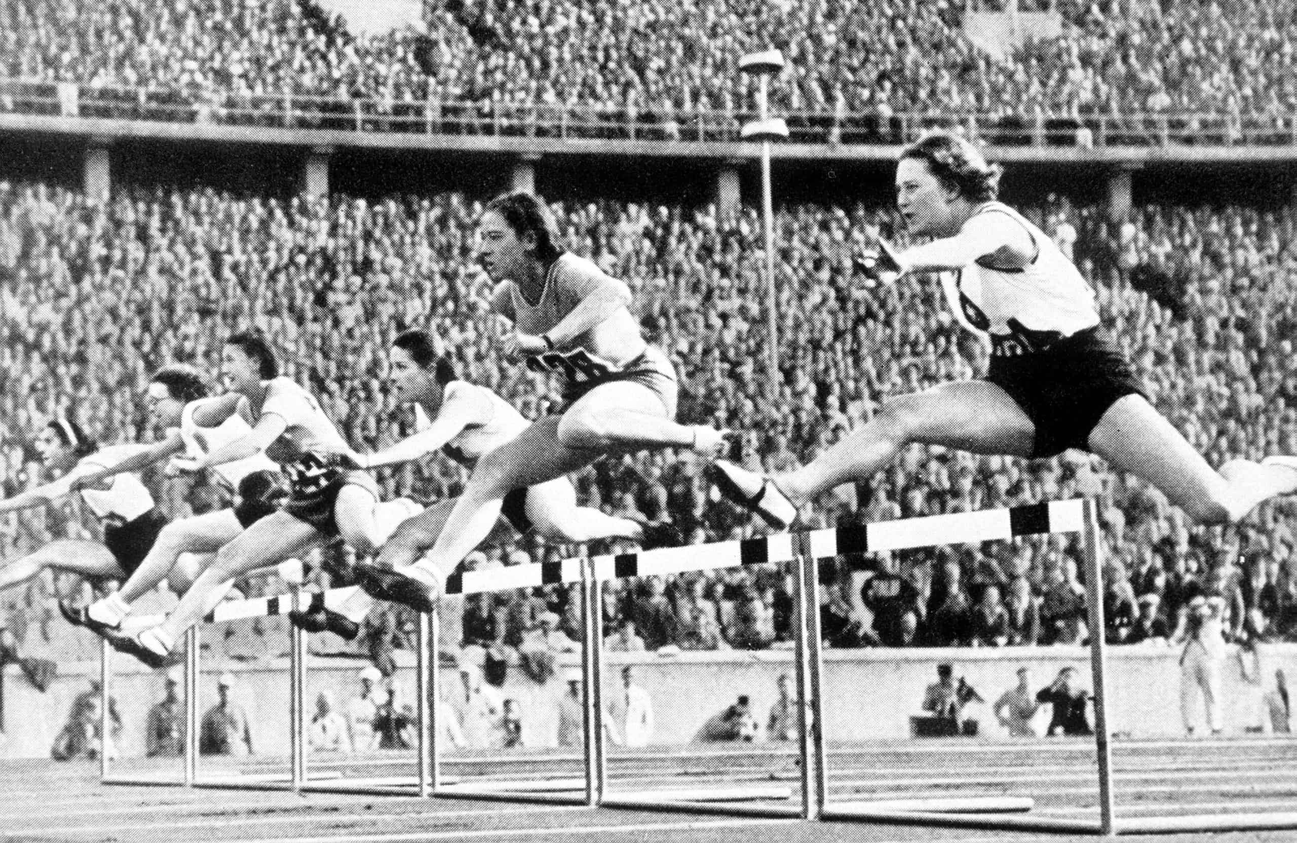 Германия первая игра. Легкая атлетика 19 век. Легкая атлетика в Англии 1837. Олимпийские игры в Германии 1936.