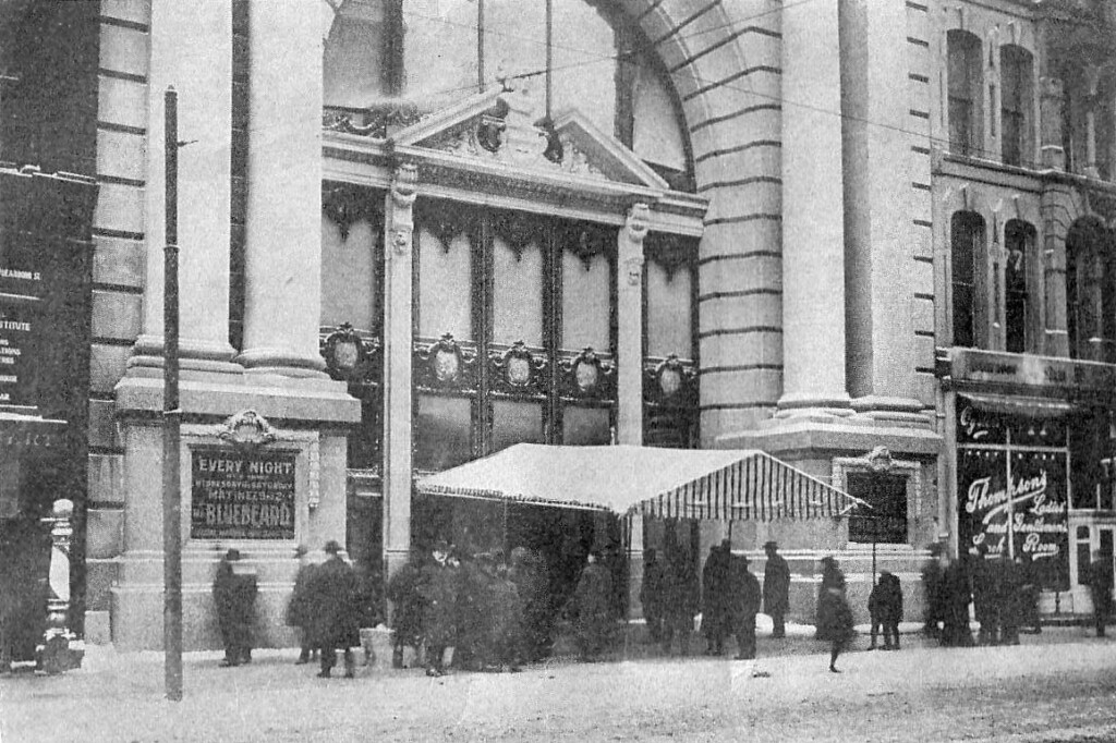 These Shocking Tales of Human Stampedes Ended in Tragedy